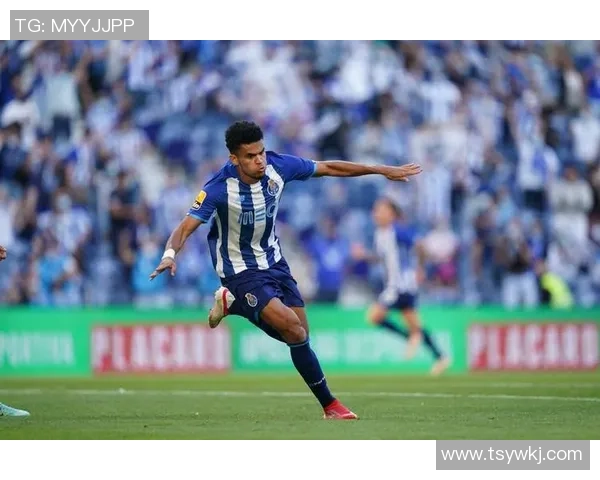 荷兰95后足球明星崛起之路与未来发展展望