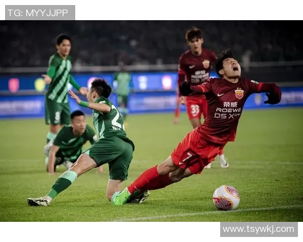 赛后分析：深圳足球队与上海足球队球员个人能力对比与表现评估