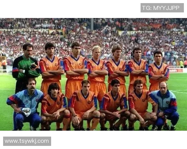 足球明星超长拼图图片展现球场传奇瞬间与辉煌时刻的完美结合