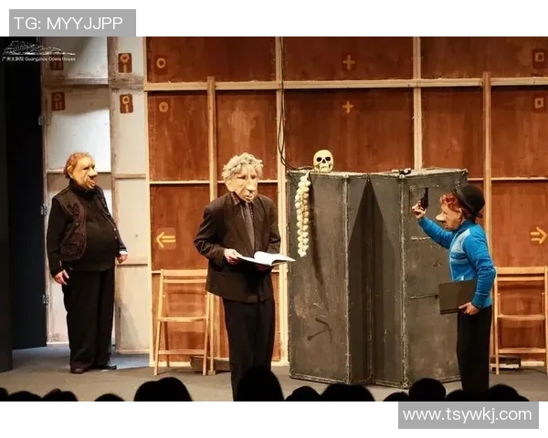 面具下的荣耀与秘密足球明星们的神秘面纱与真实人生探秘